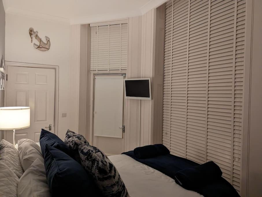 1 Bed Apartment - Sea View Shanklin Exterior photo